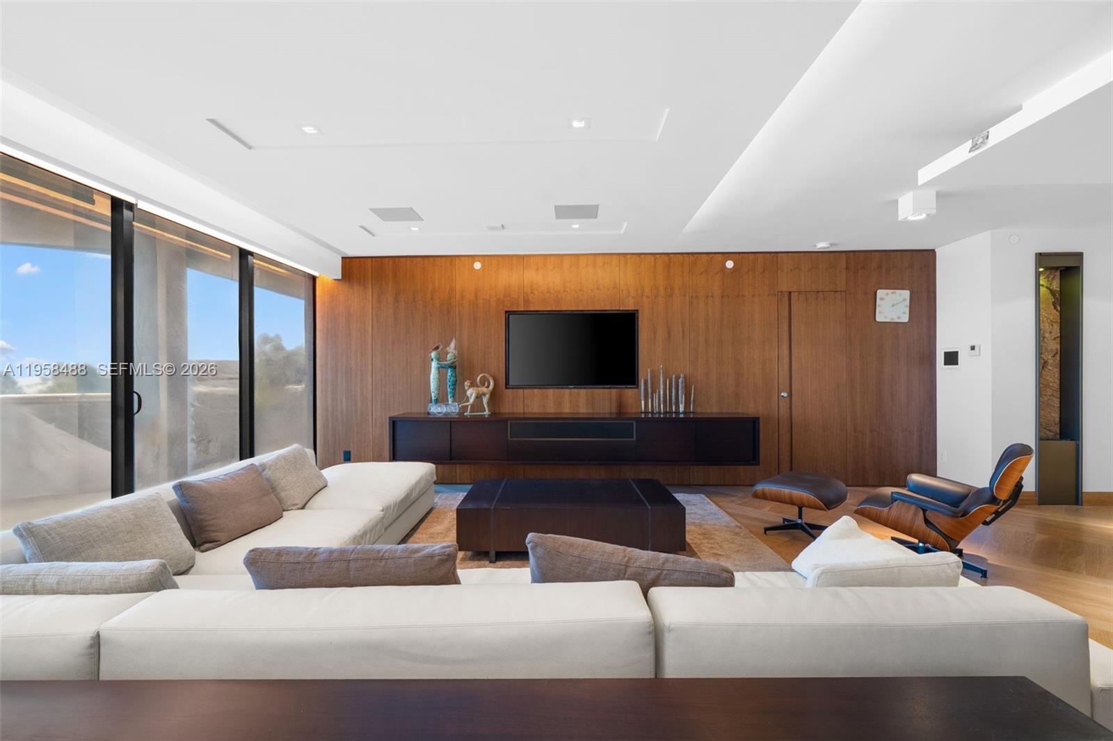 BAL HARBOUR TOWER CONDO - Residential