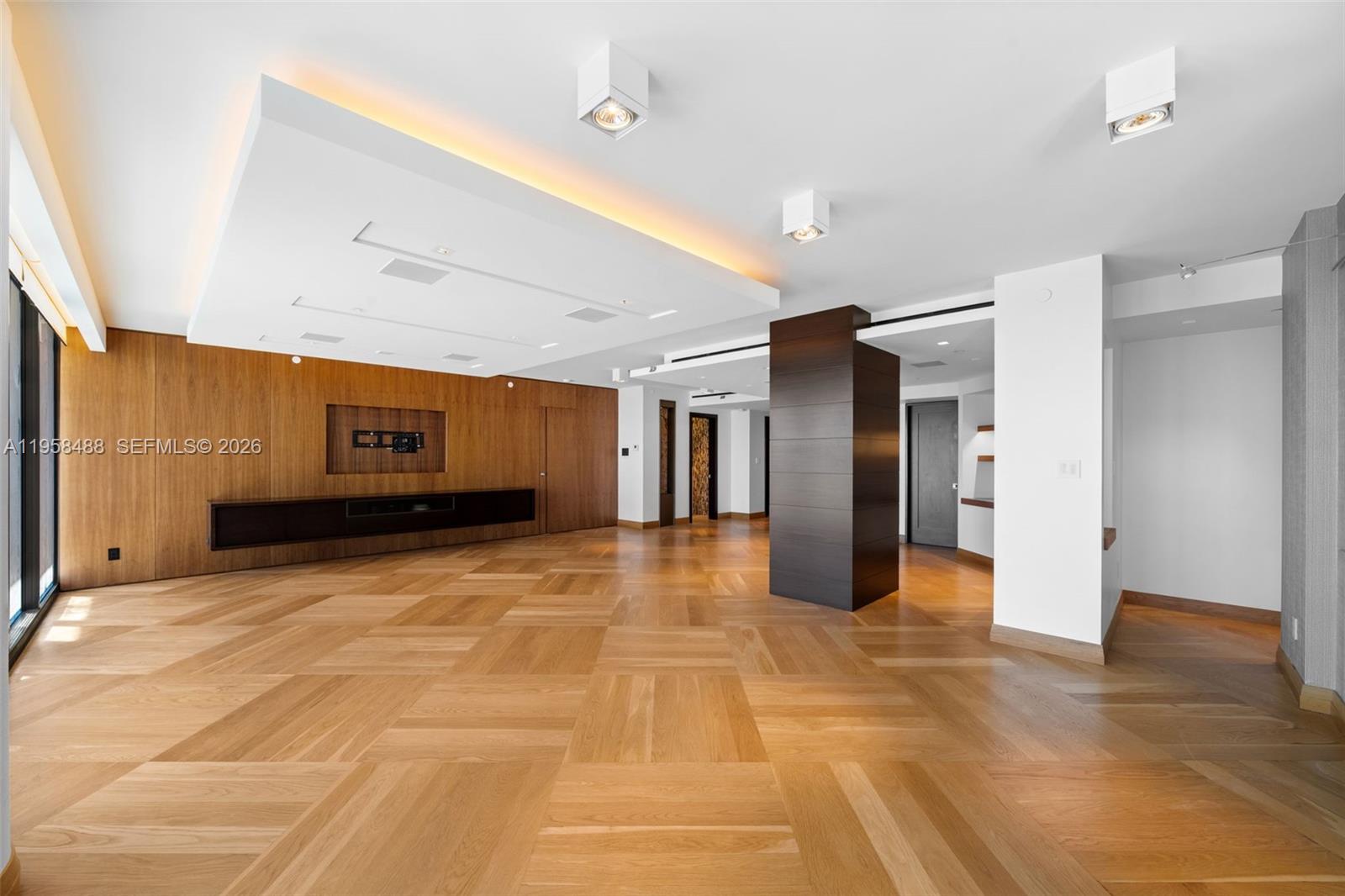 BAL HARBOUR TOWER CONDO - Residential