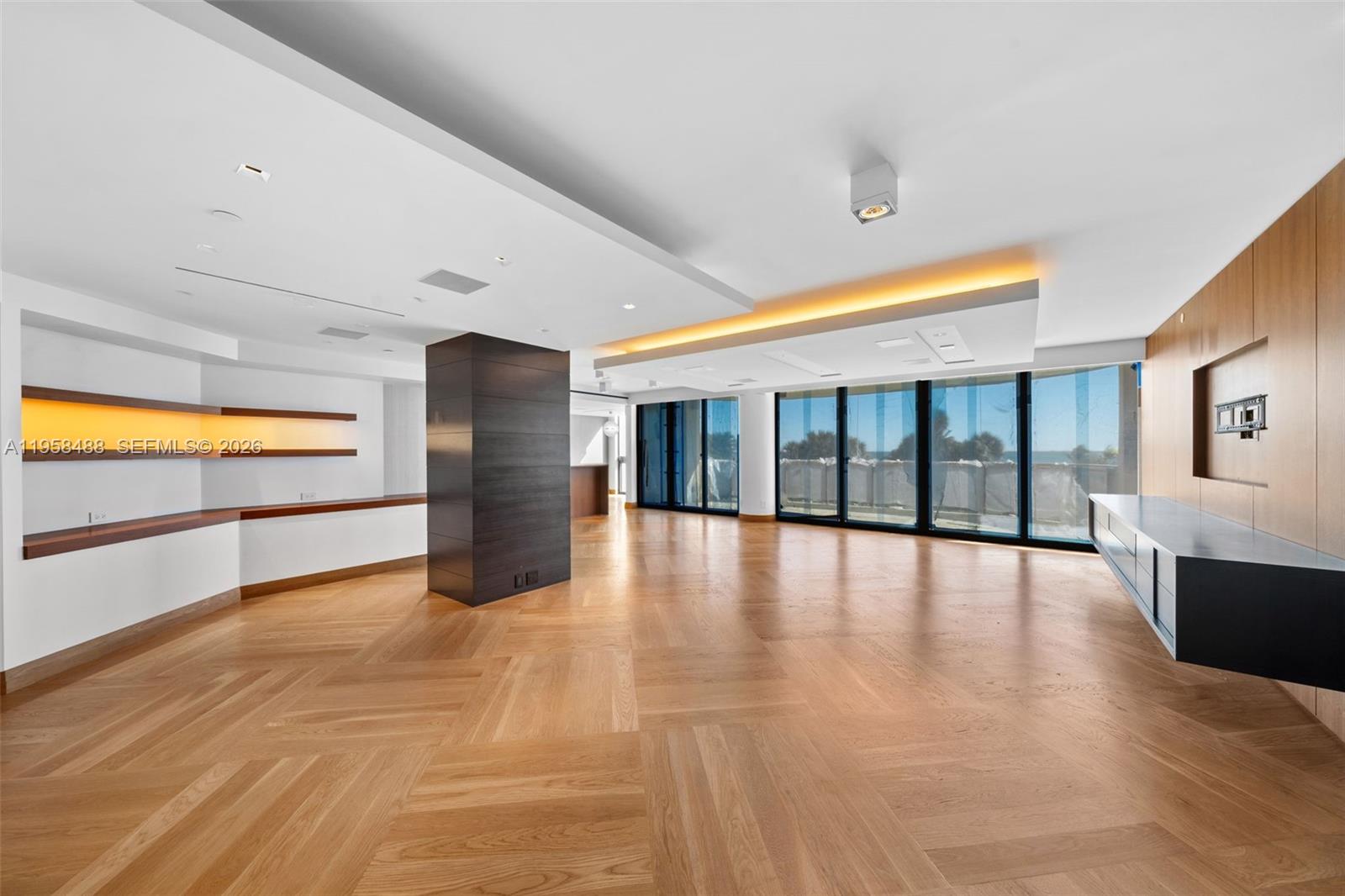 BAL HARBOUR TOWER CONDO - Residential
