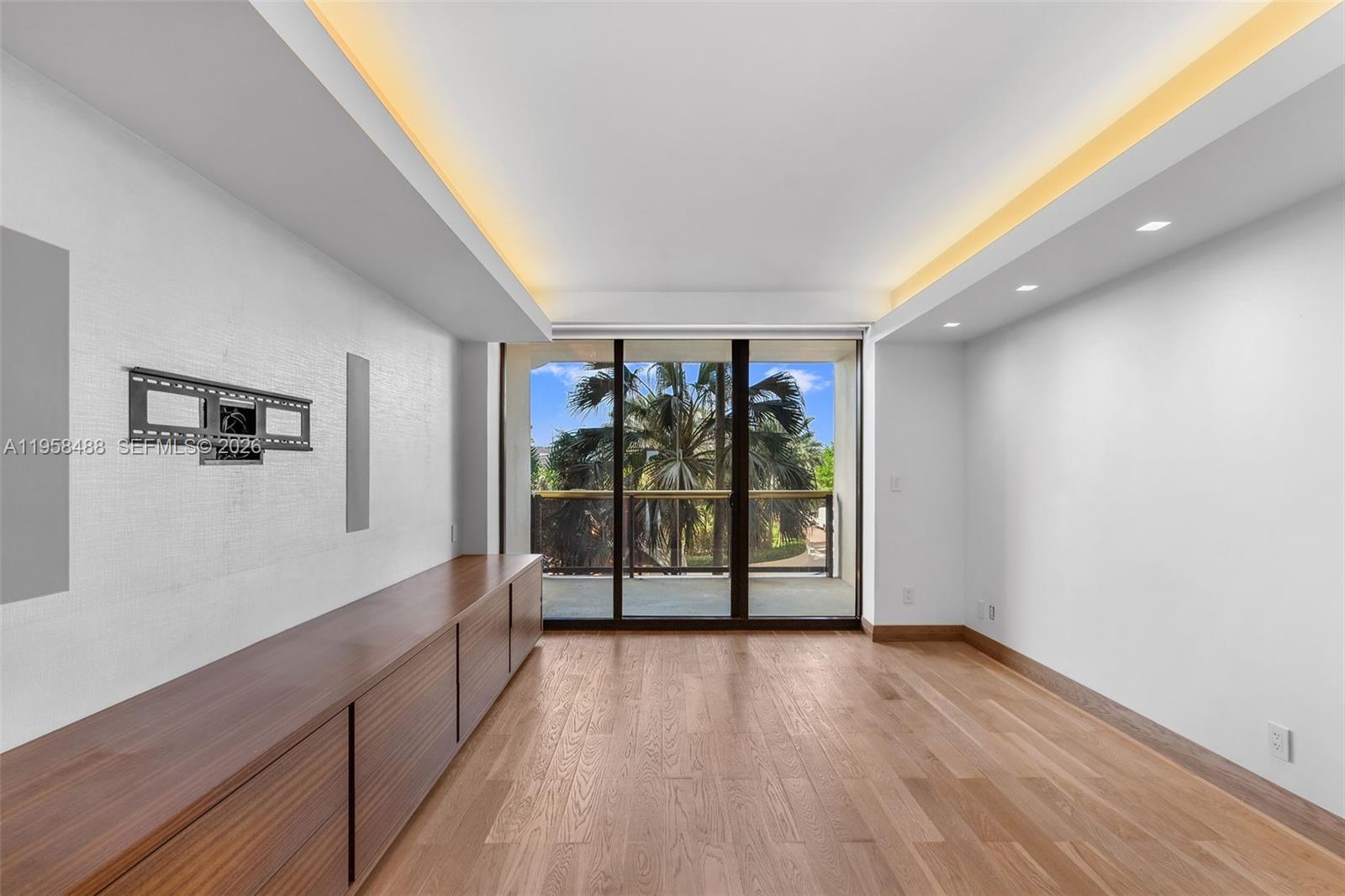 BAL HARBOUR TOWER CONDO - Residential
