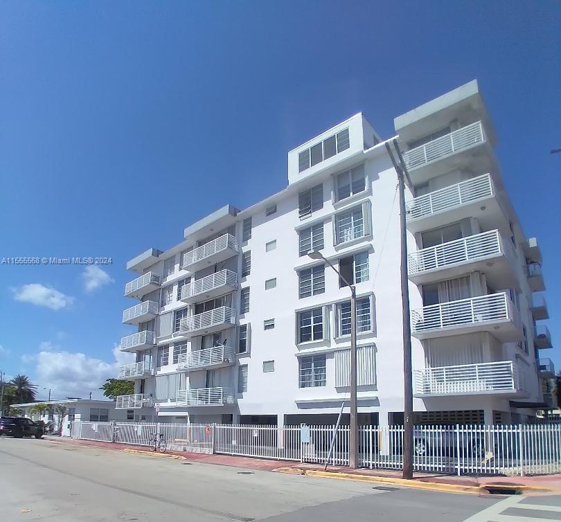 7800 Carlyle Ave 6B, Miami Beach, Miami-Dade County, Florida - 1 Bedrooms  
1 Bathrooms - 