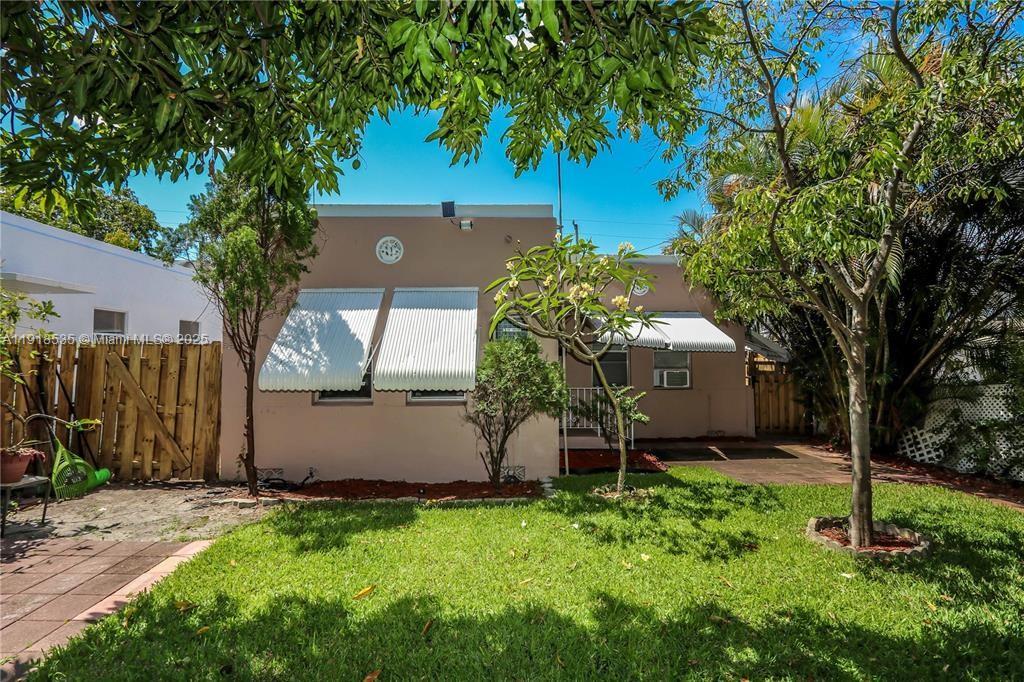 HOLLYWOOD - Residential Lease