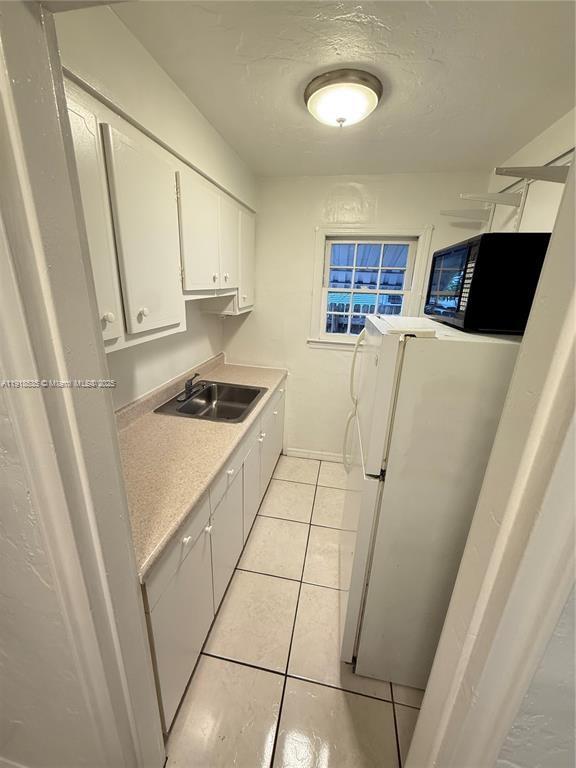 HOLLYWOOD - Residential Lease