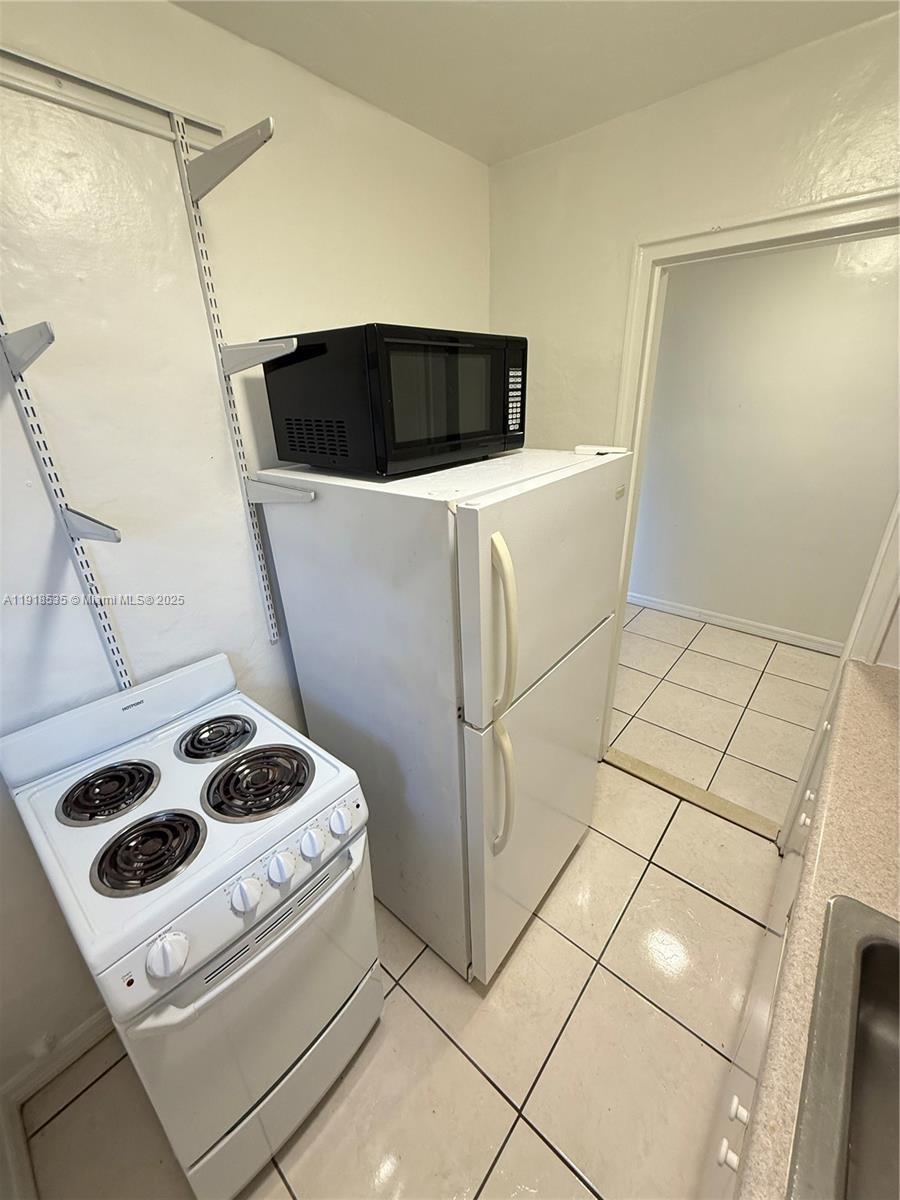 HOLLYWOOD - Residential Lease