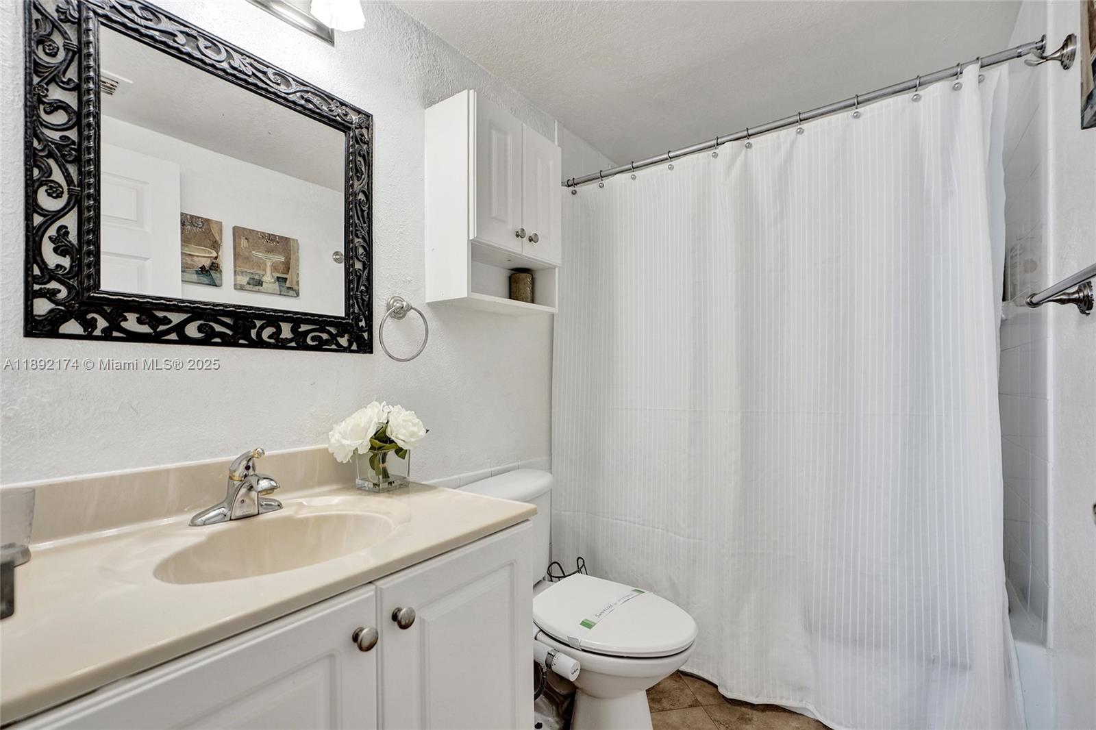 WAVE CONDO - Residential Lease