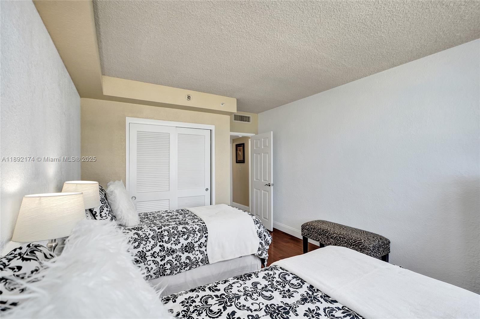 WAVE CONDO - Residential Lease