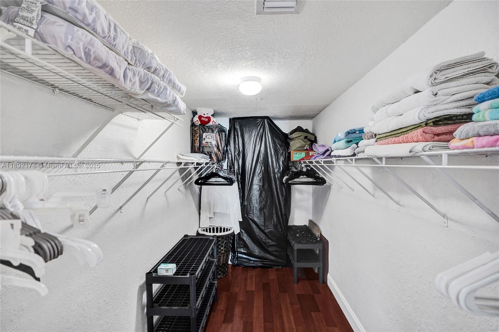 WAVE CONDO - Residential Lease
