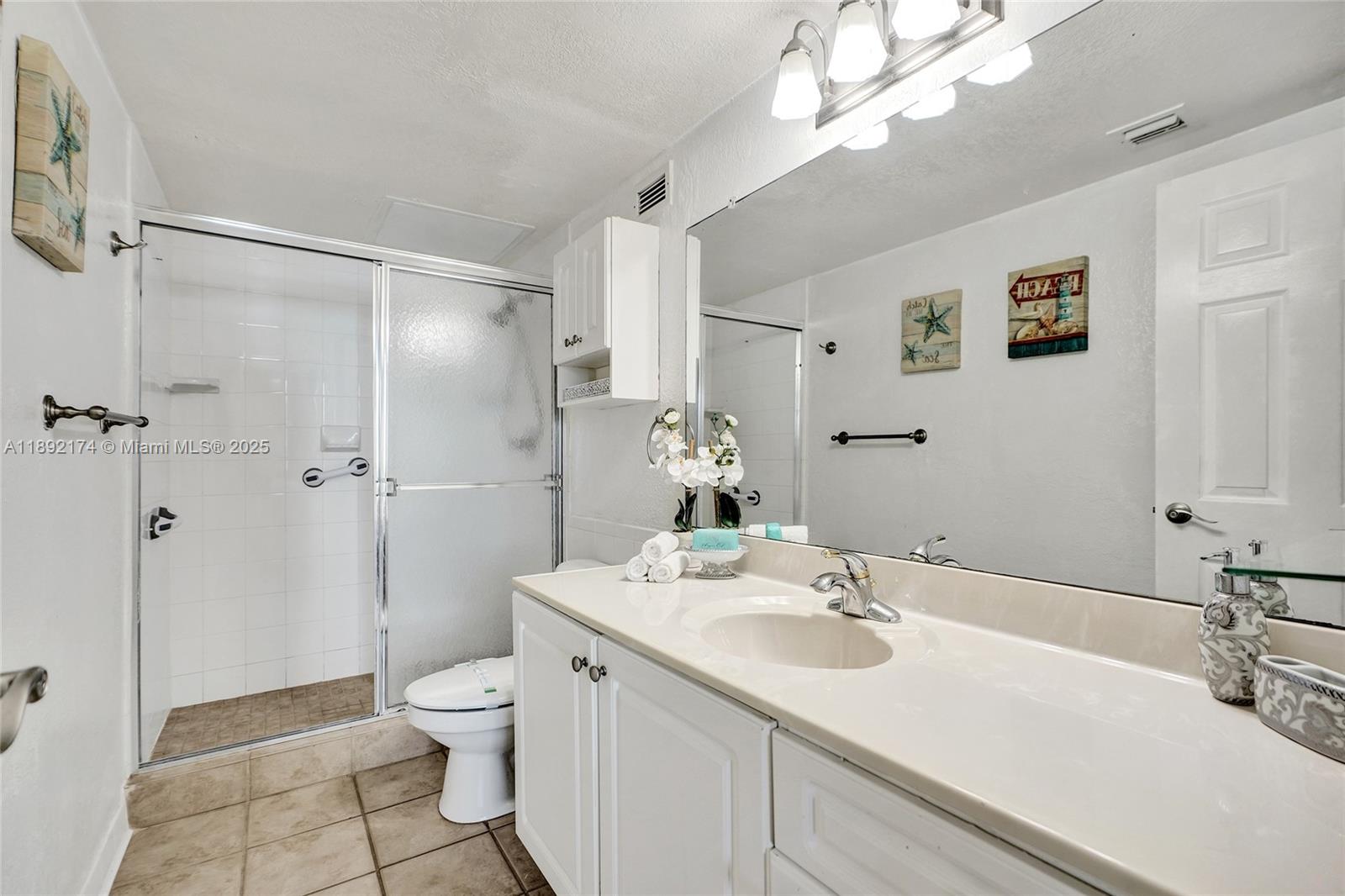 WAVE CONDO - Residential Lease