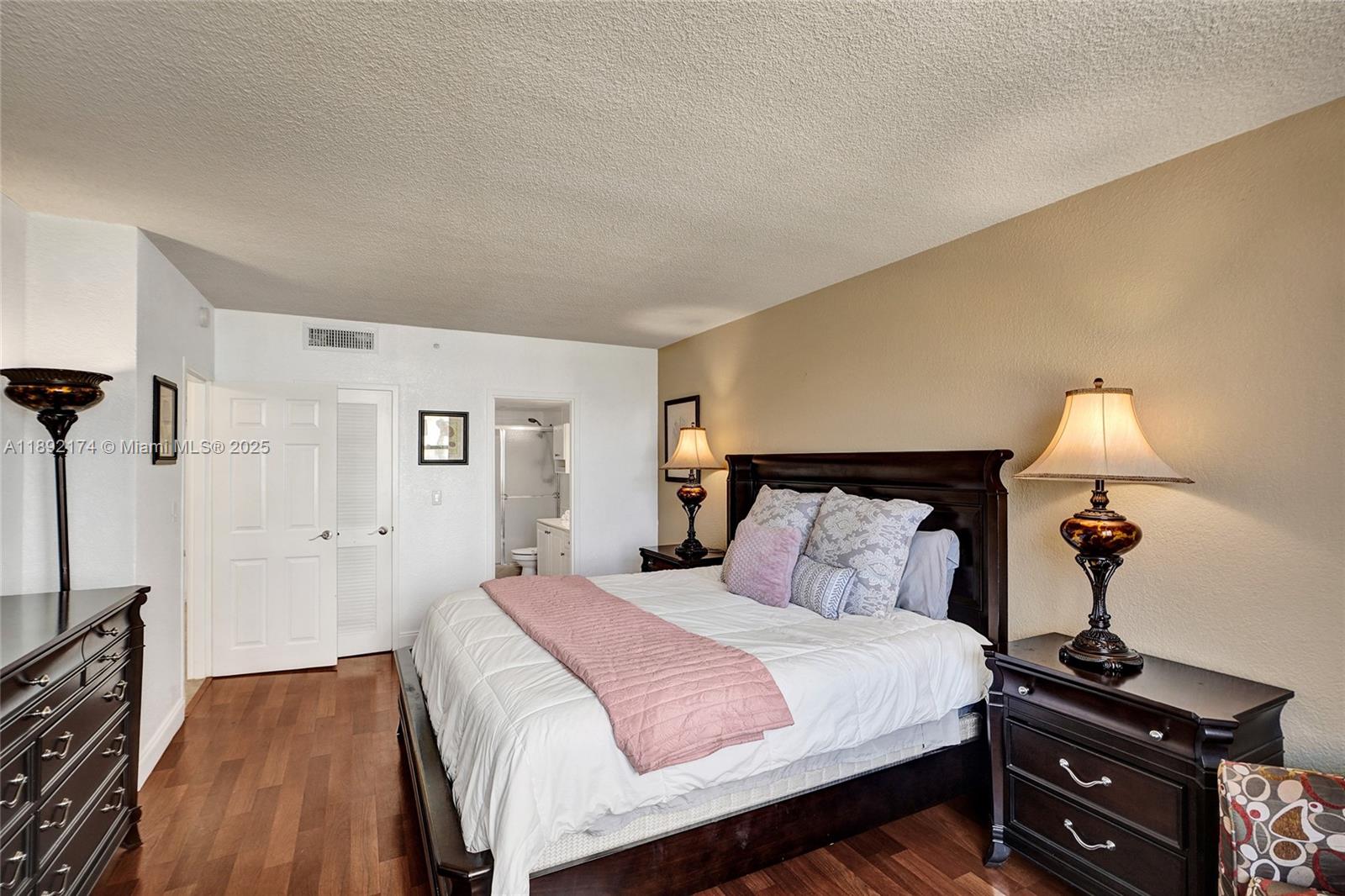 WAVE CONDO - Residential Lease