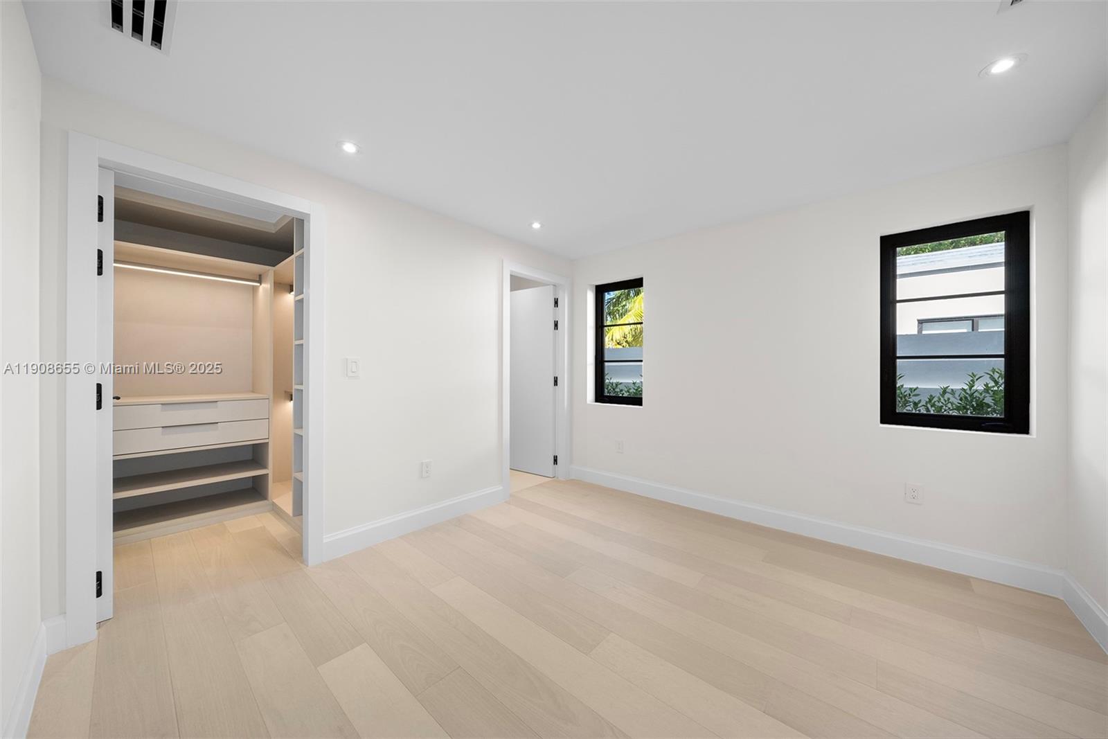 BAYSHORE UNIT 3 - Residential