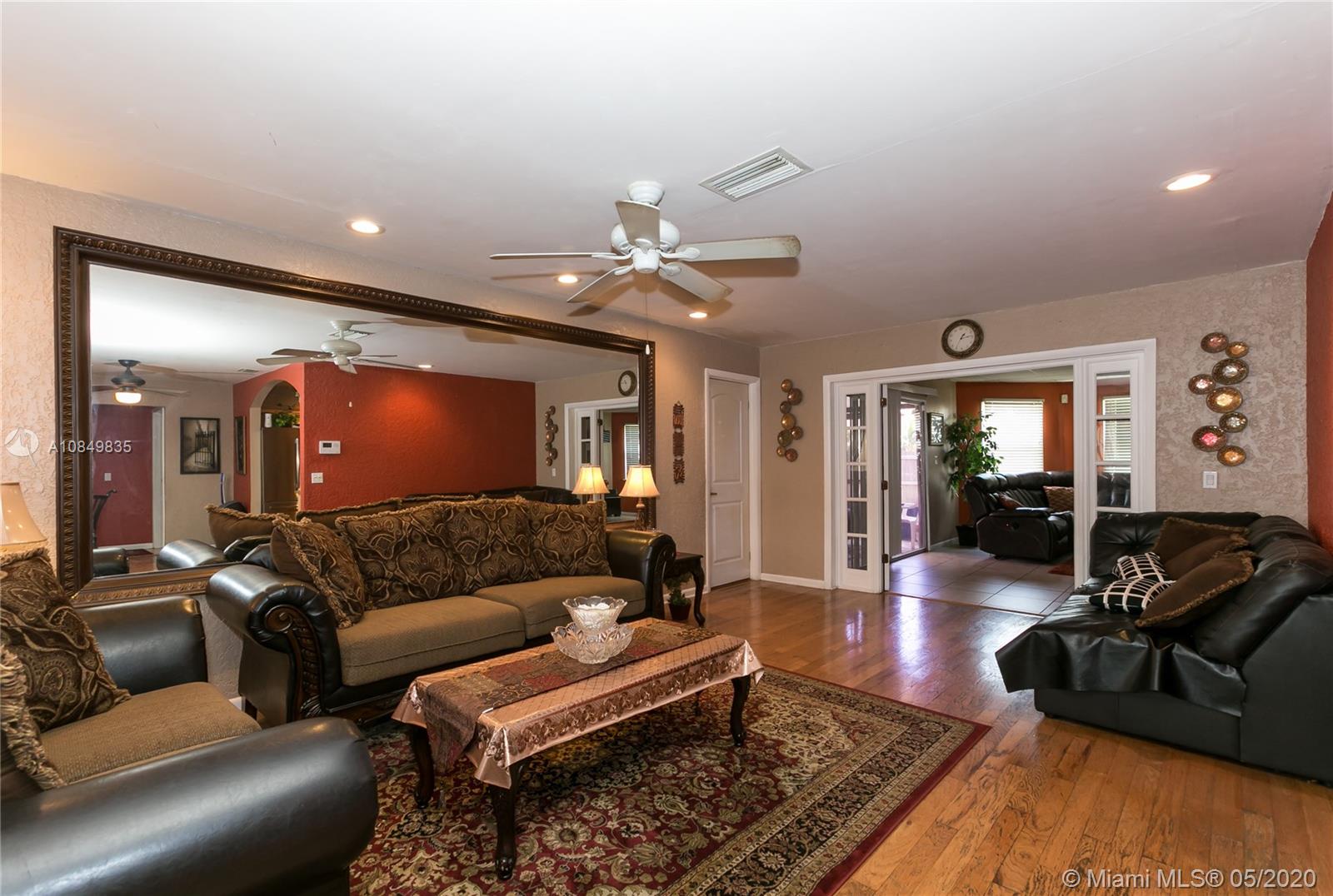 SUNRISE GOLF VILLAGE SEC - Residential