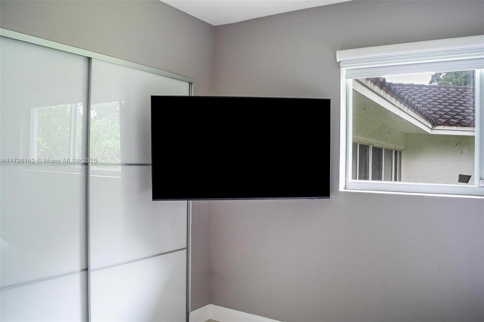 1ST ADDN BISCAYNE LAWN - Residential Lease