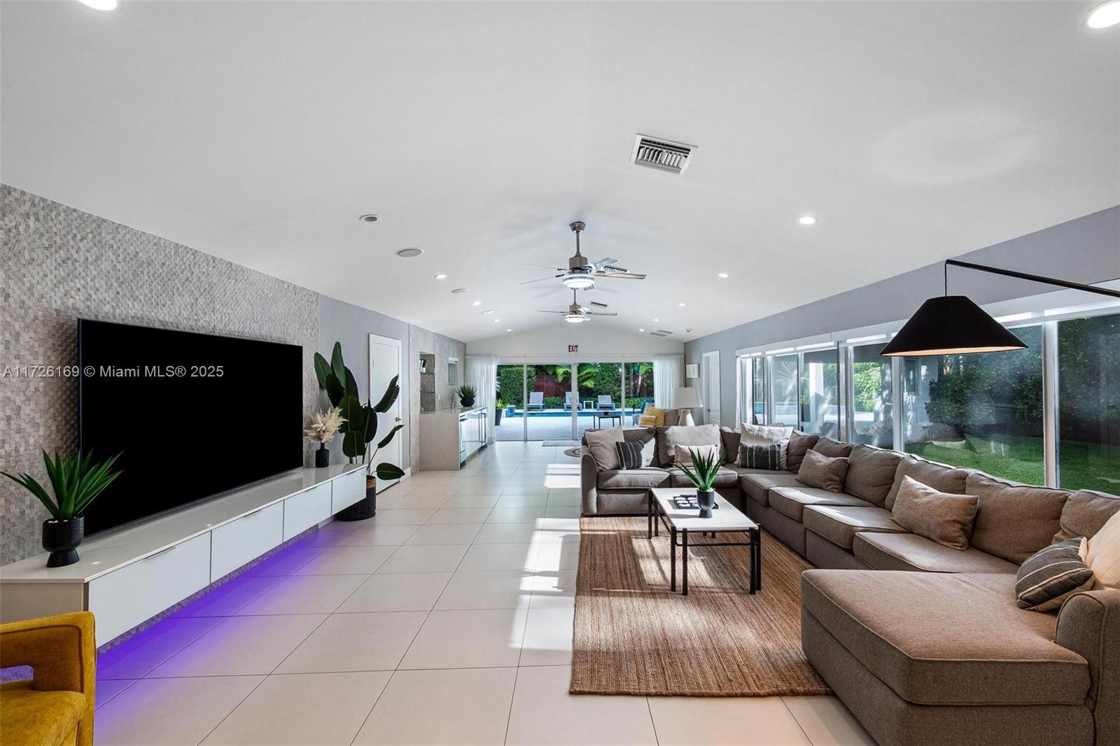 1ST ADDN BISCAYNE LAWN - Residential Lease