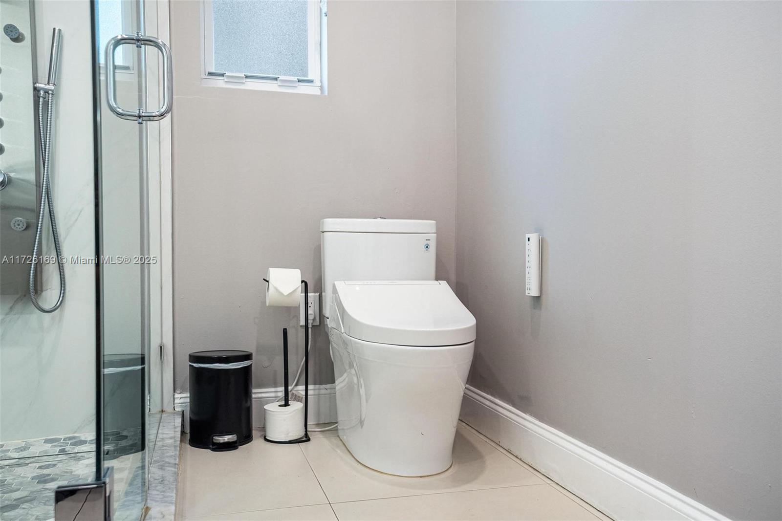 1ST ADDN BISCAYNE LAWN - Residential Lease