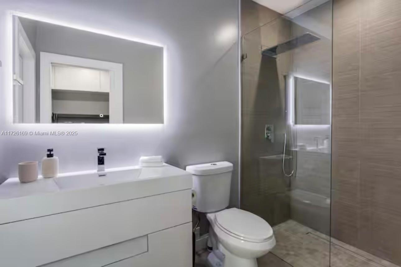 1ST ADDN BISCAYNE LAWN - Residential Lease