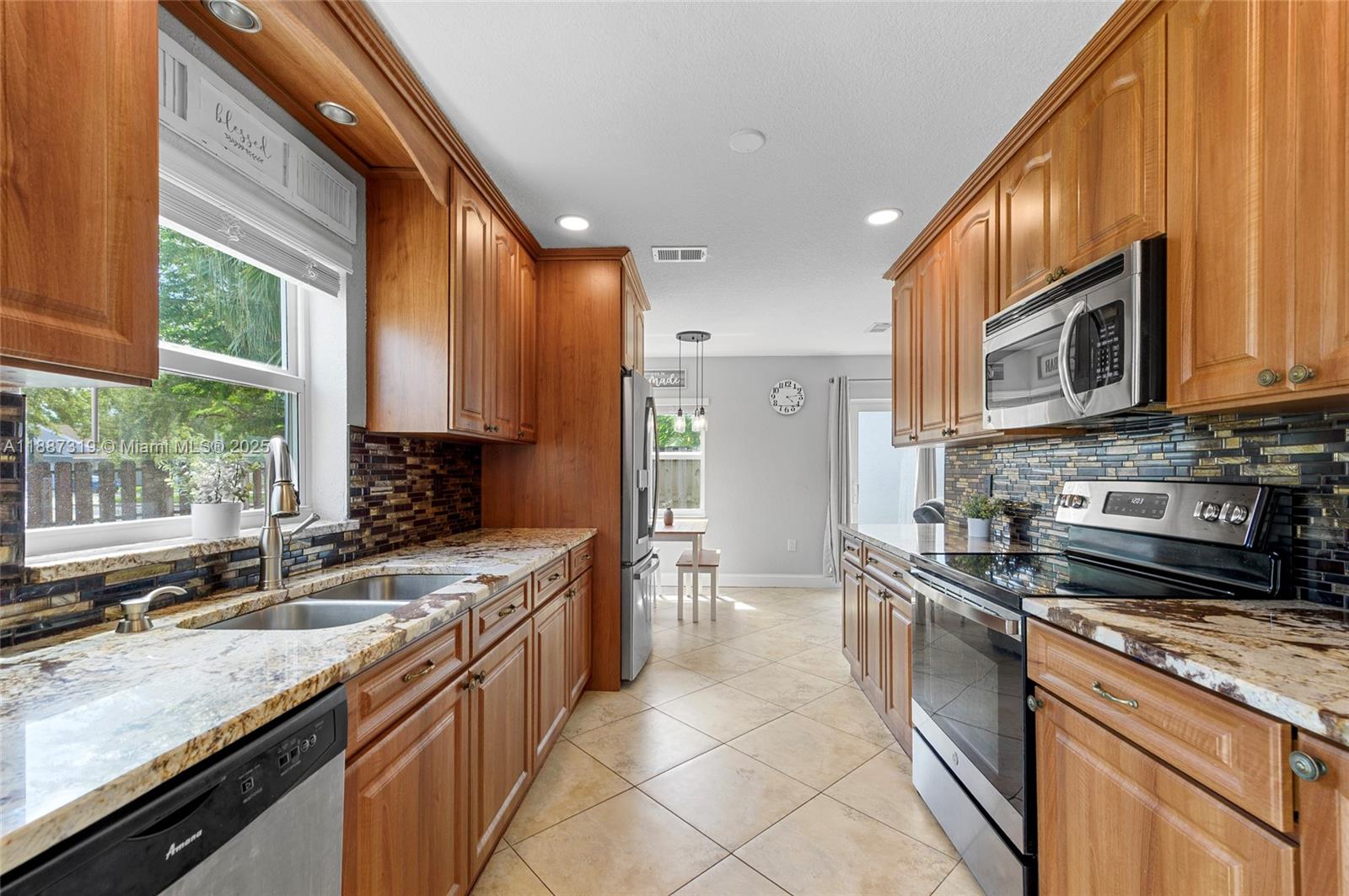 Hampton Lakes - Residential