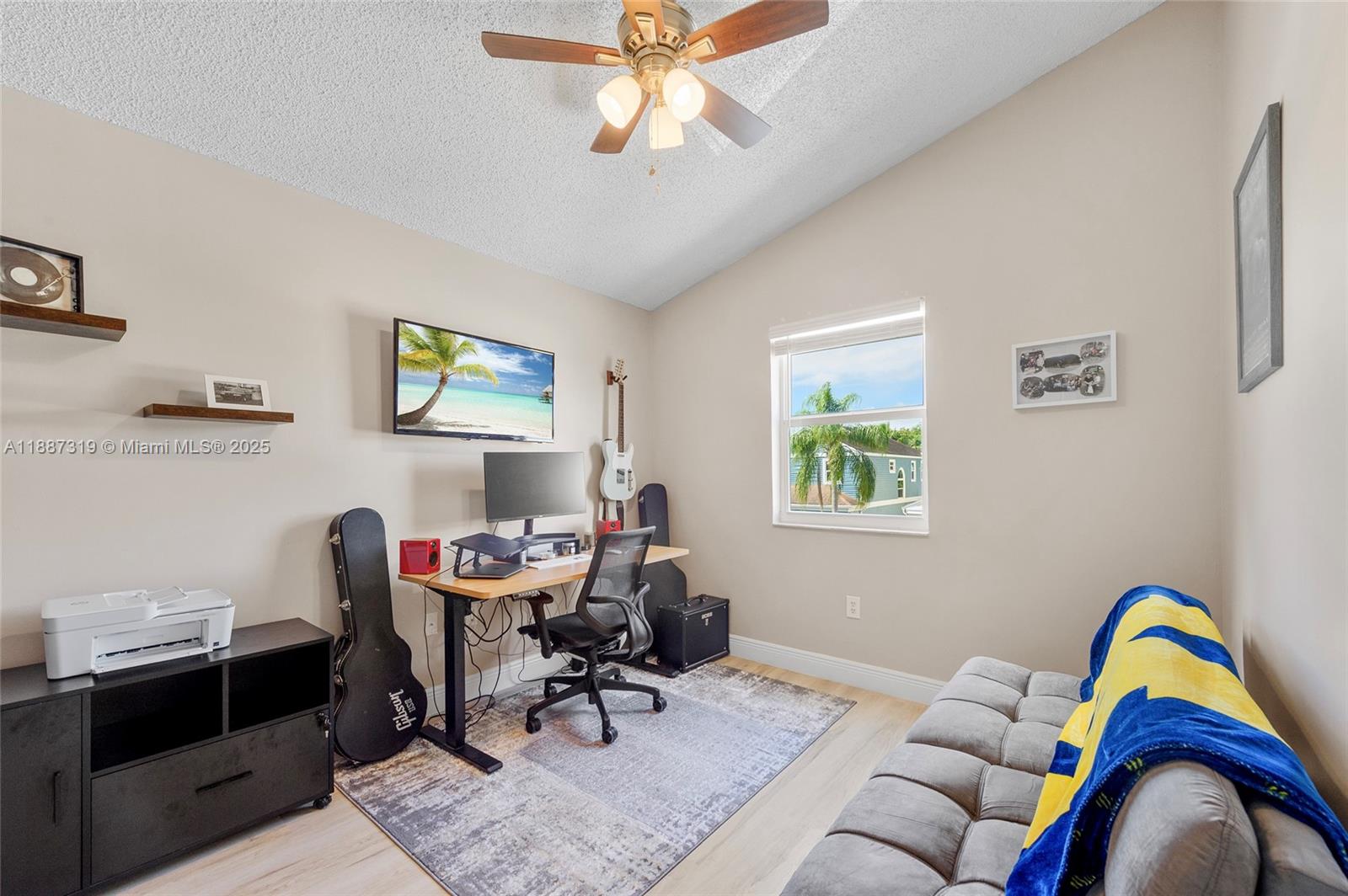 Hampton Lakes - Residential