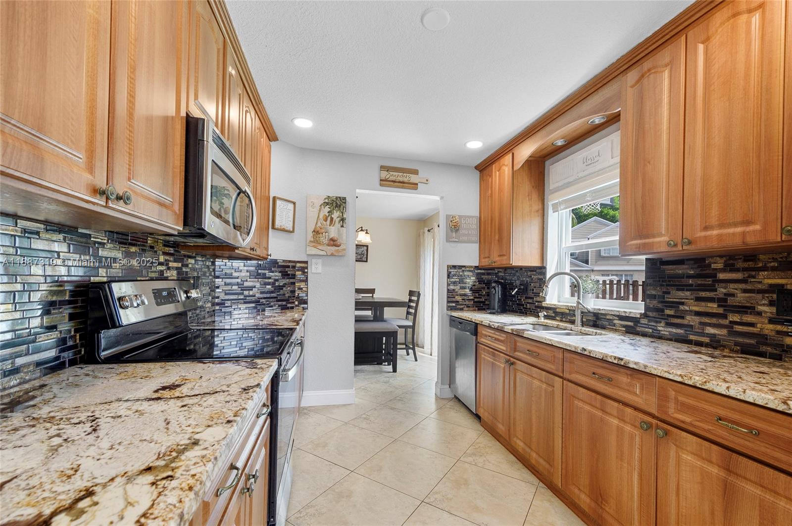 Hampton Lakes - Residential