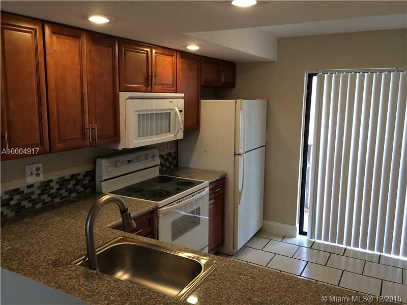 GREAT 2 BEDROOMS IN 2 STORIES , WASHER AND DRYIER IN UNIT , WATER NOT INCLUDED
CLOSE TO SHOPPING CENTERS, HARD TI FIND ALL RENOVATED
