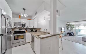 1200 West Ave 1520
