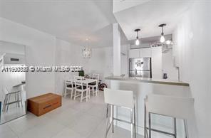 1200 West Ave 1520