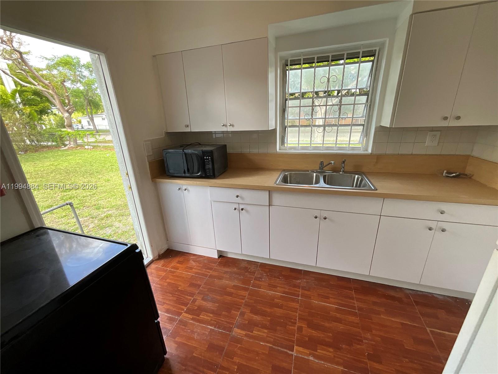 RICHARDS MANORS - Residential Lease