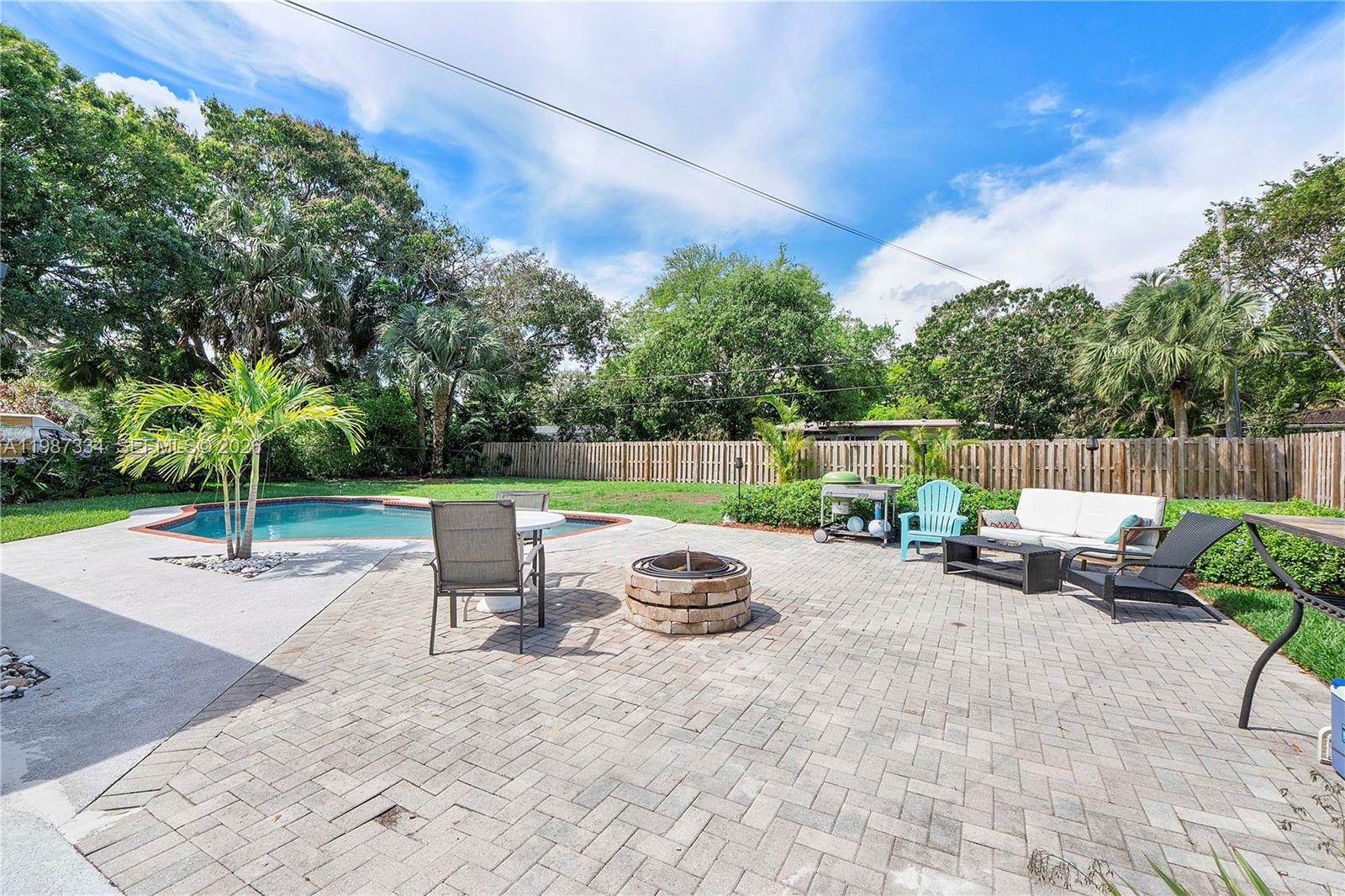 PLANTATION GARDENS - Residential