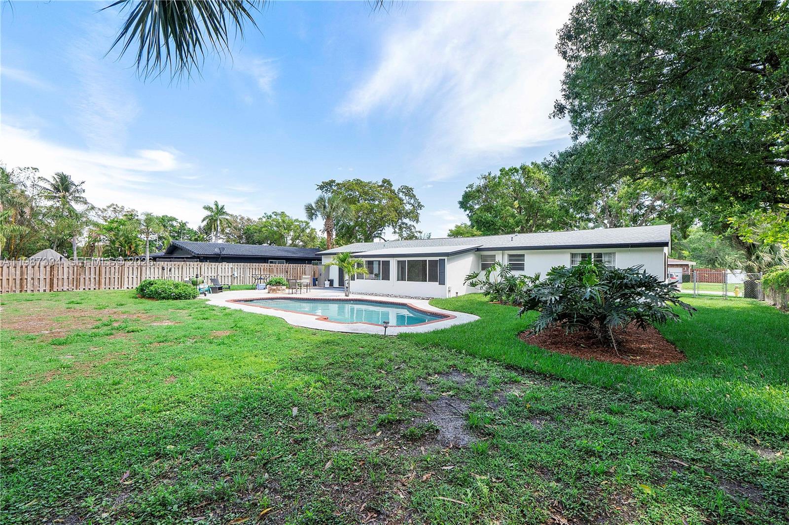 PLANTATION GARDENS - Residential