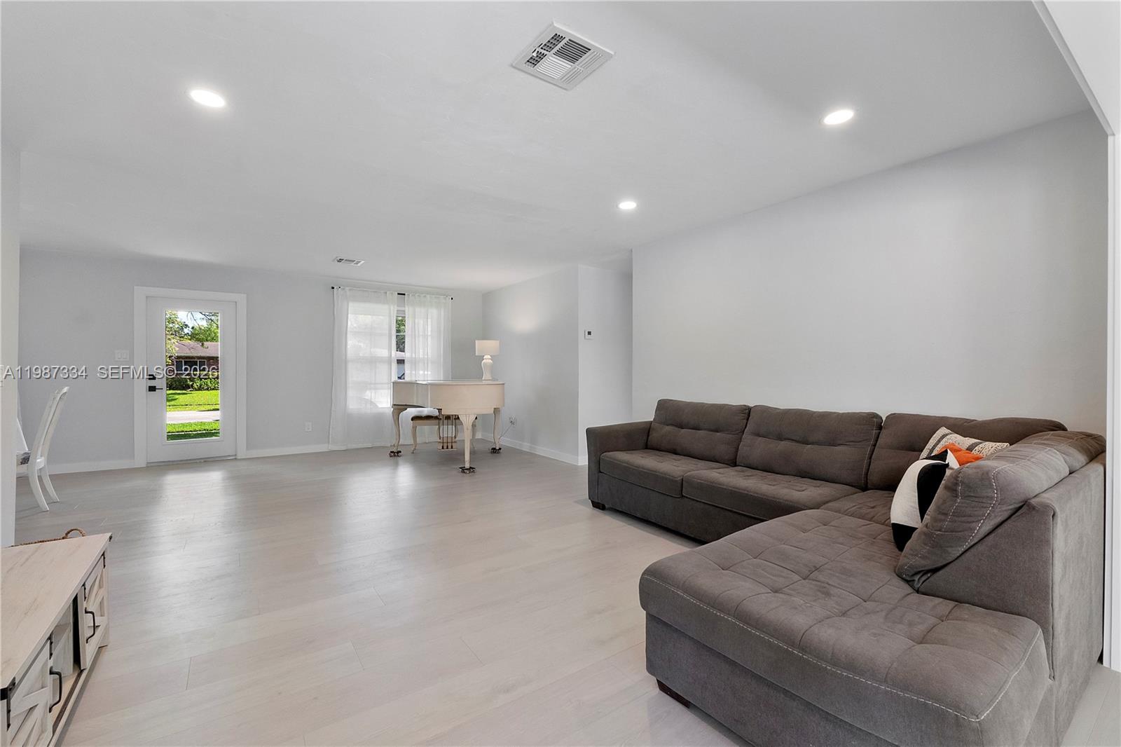 PLANTATION GARDENS - Residential