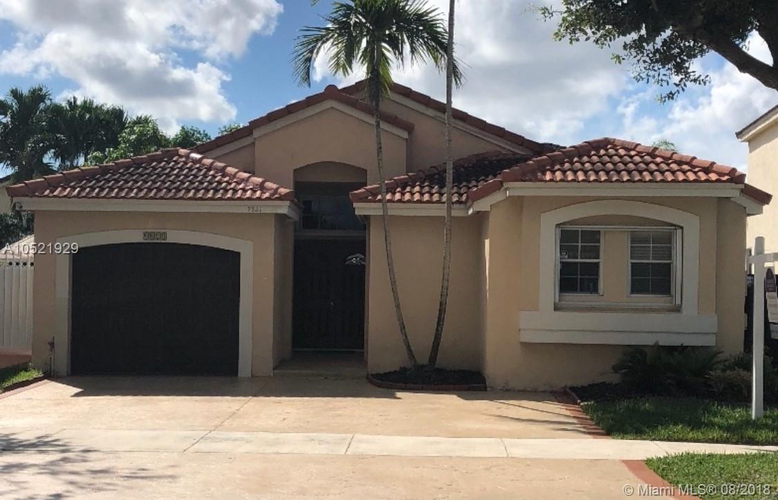 Upgraded kitchens and bathrooms. Awesome opportunity to live in the Hammocks with no HOA. Live close to lake with biking and jogging trails. Walking distance to great schools. Conveniently located close to West Baptist Hospital. A must see!