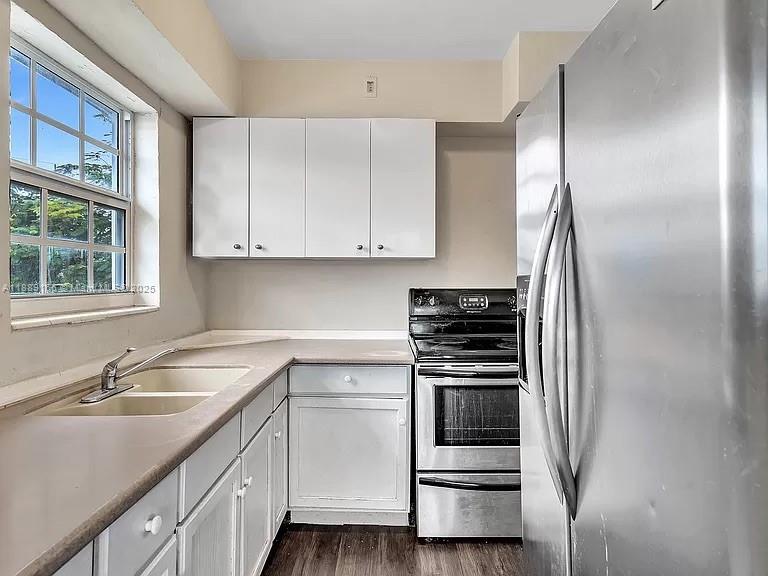 COLONIAL COURT CONDO BLDG - Residential Lease