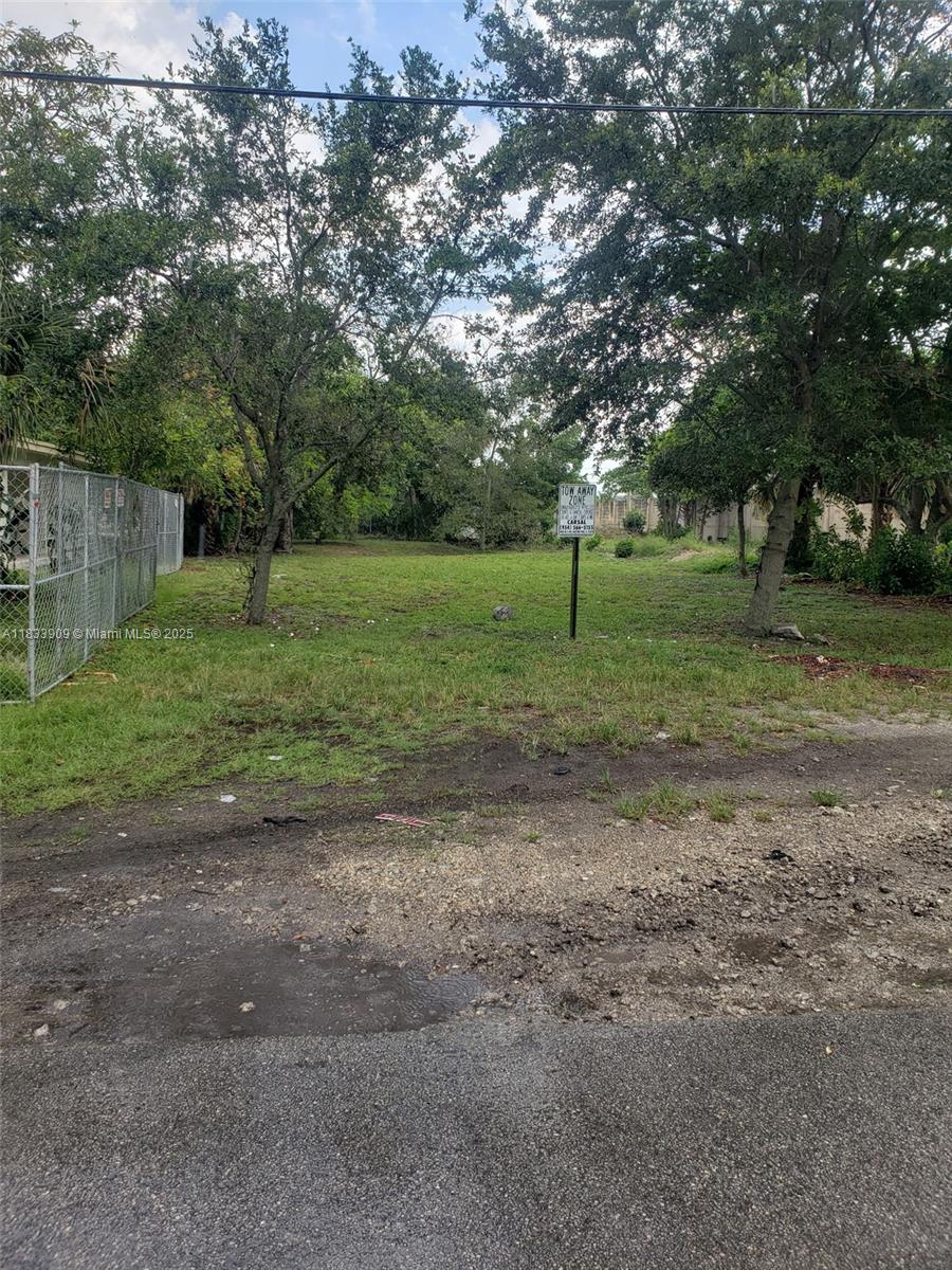 894 SW 9th Ct