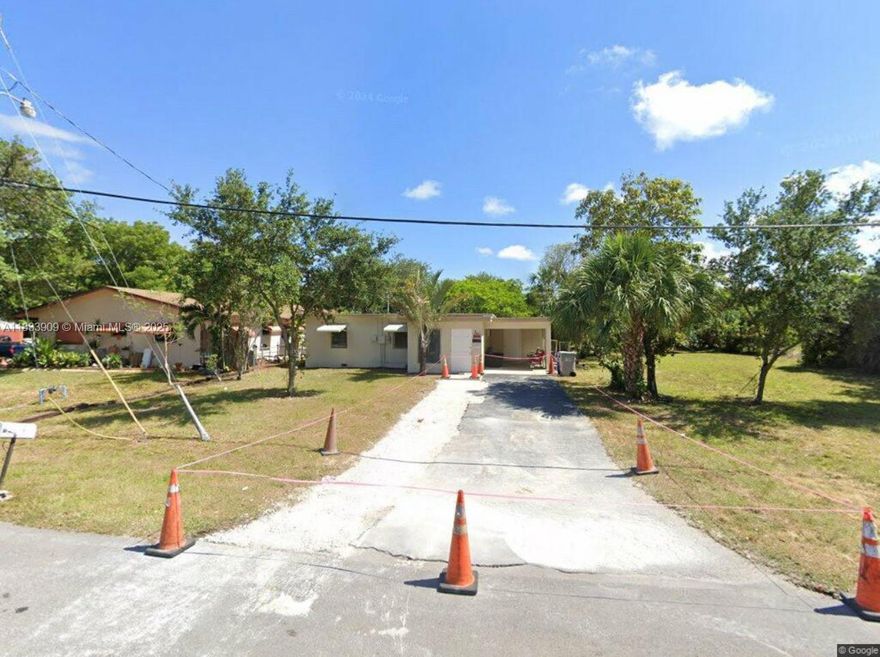 CALLING ALL INVESTORS!!! Remarkable opportunity!! This lot is on a RM-20 zone offering versatility and lots of potential.  This lot is combined with adjacent lot of 7848 sqft which gives a total of 14755 sqft.  Whether you are looking for a lucrative investment property or a multi family living arrangement, this is it.  Located in a convenient cul-de-sac that is minutes away from I-95 and 4 miles away from the beach.