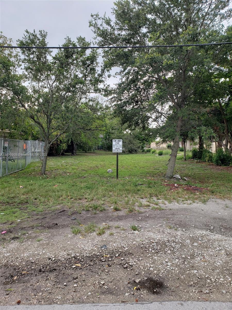 894 SW 9th Ct