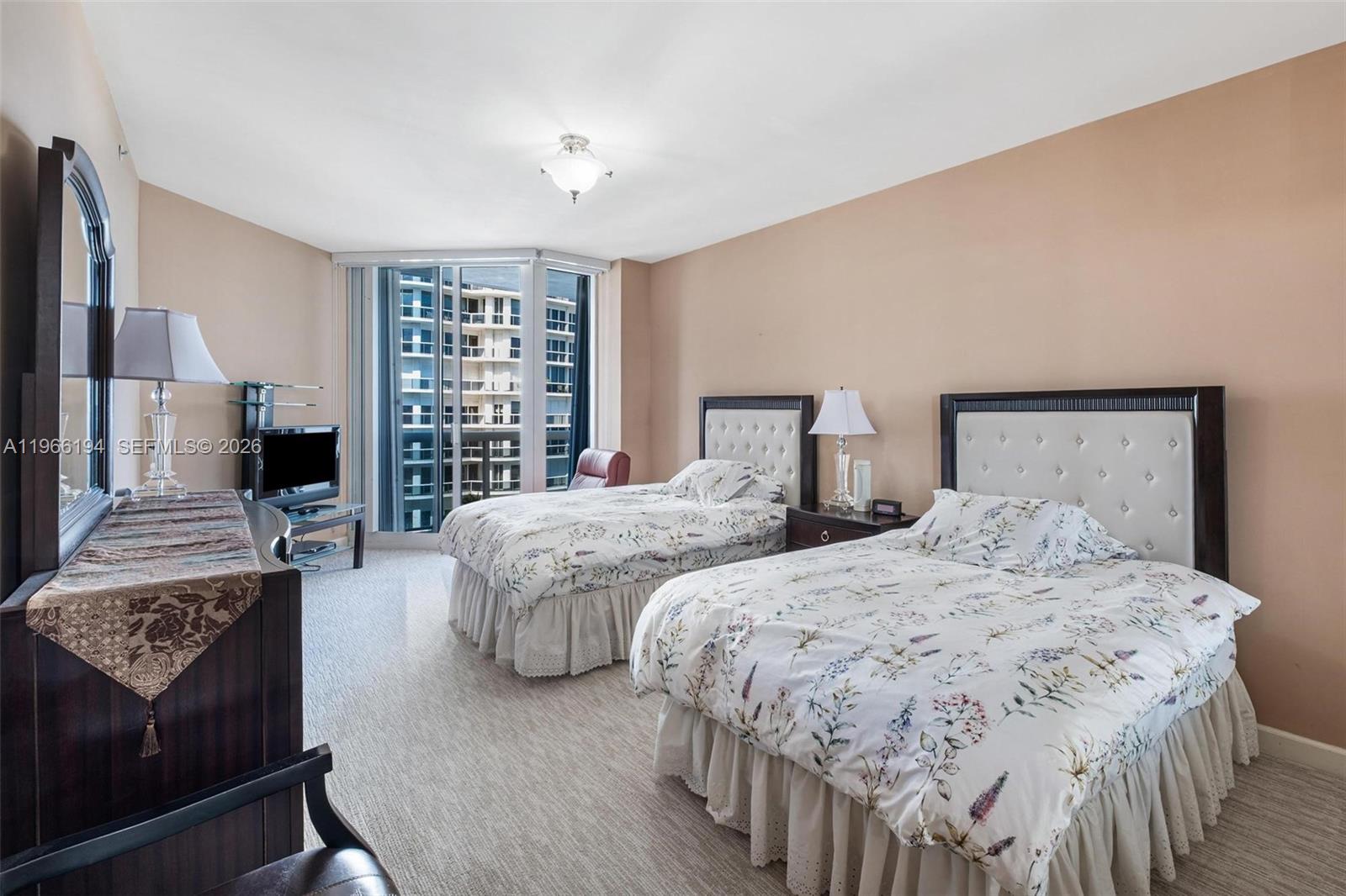 SOLIMAR CONDO - Residential