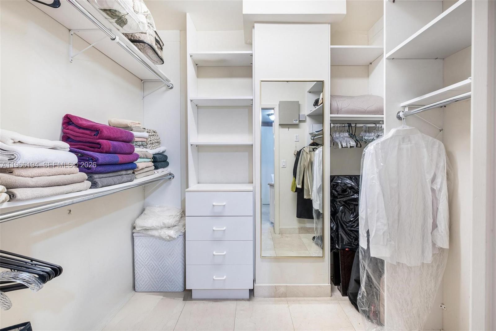 SOLIMAR CONDO - Residential