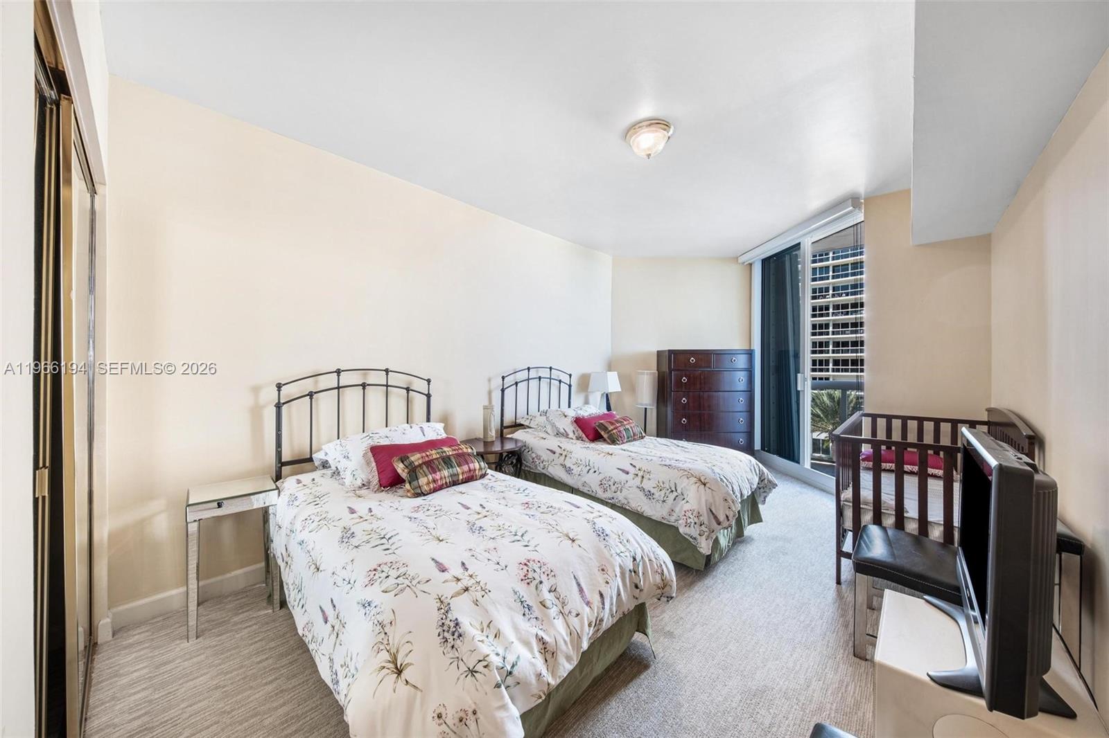 SOLIMAR CONDO - Residential