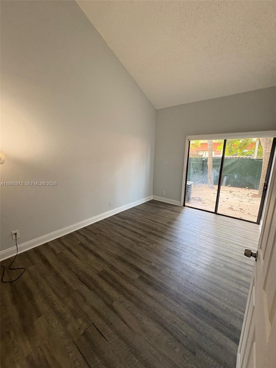 ORCHARD LAKE TOWN HOUSES - Residential