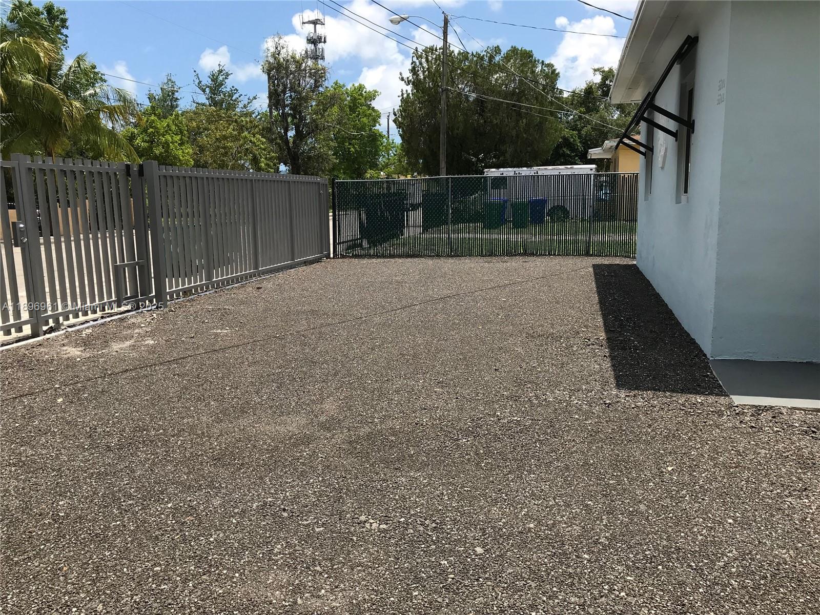 BUENA VISTA GARDENS - Residential Lease