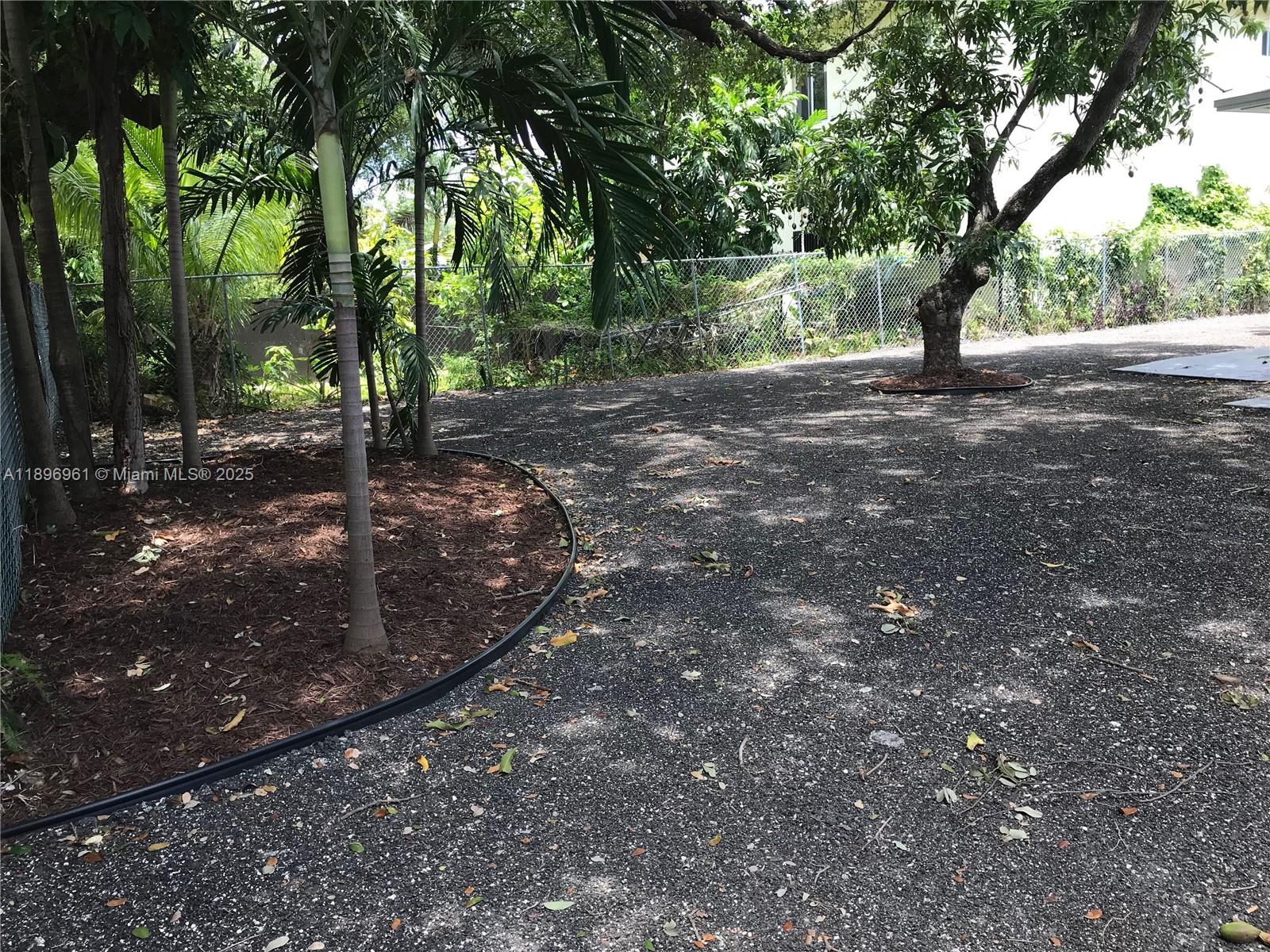 BUENA VISTA GARDENS - Residential Lease