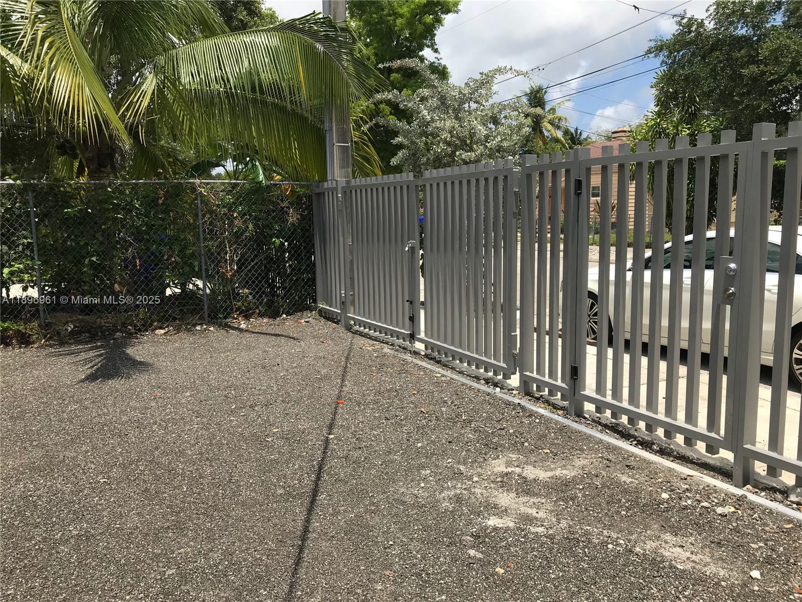 BUENA VISTA GARDENS - Residential Lease