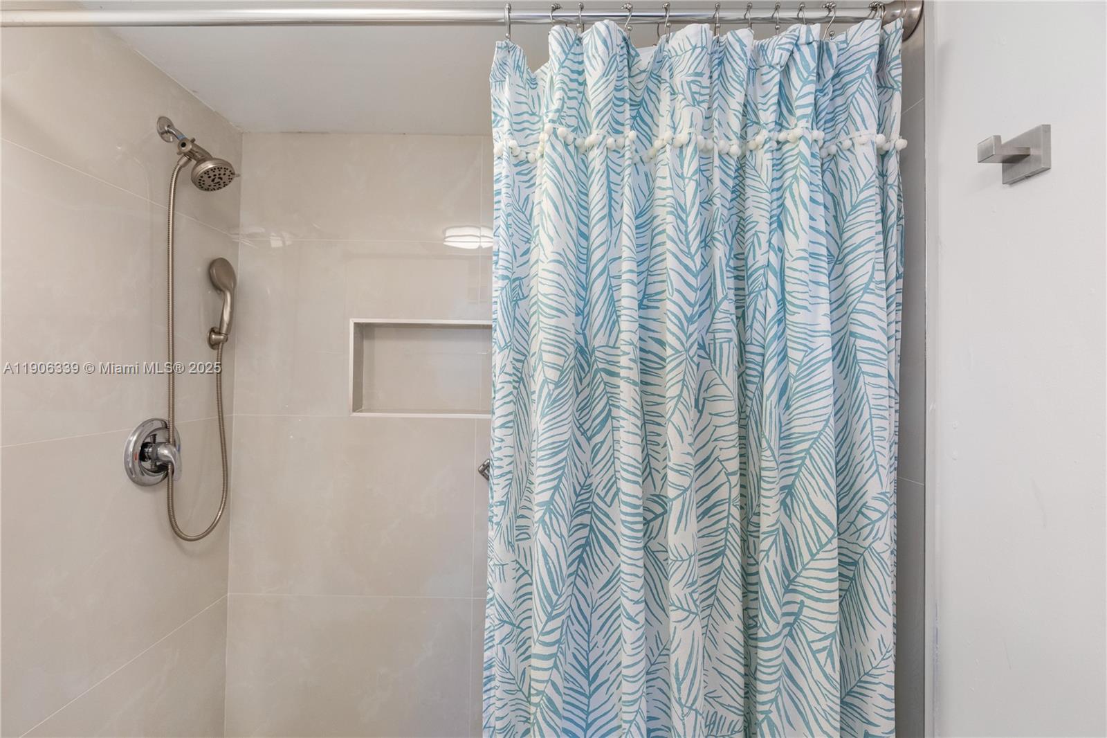 COLONY POINT 3 CONDO - Residential