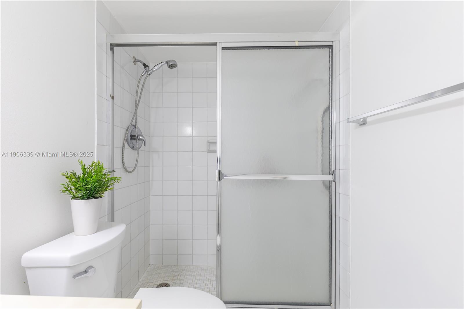 COLONY POINT 3 CONDO - Residential