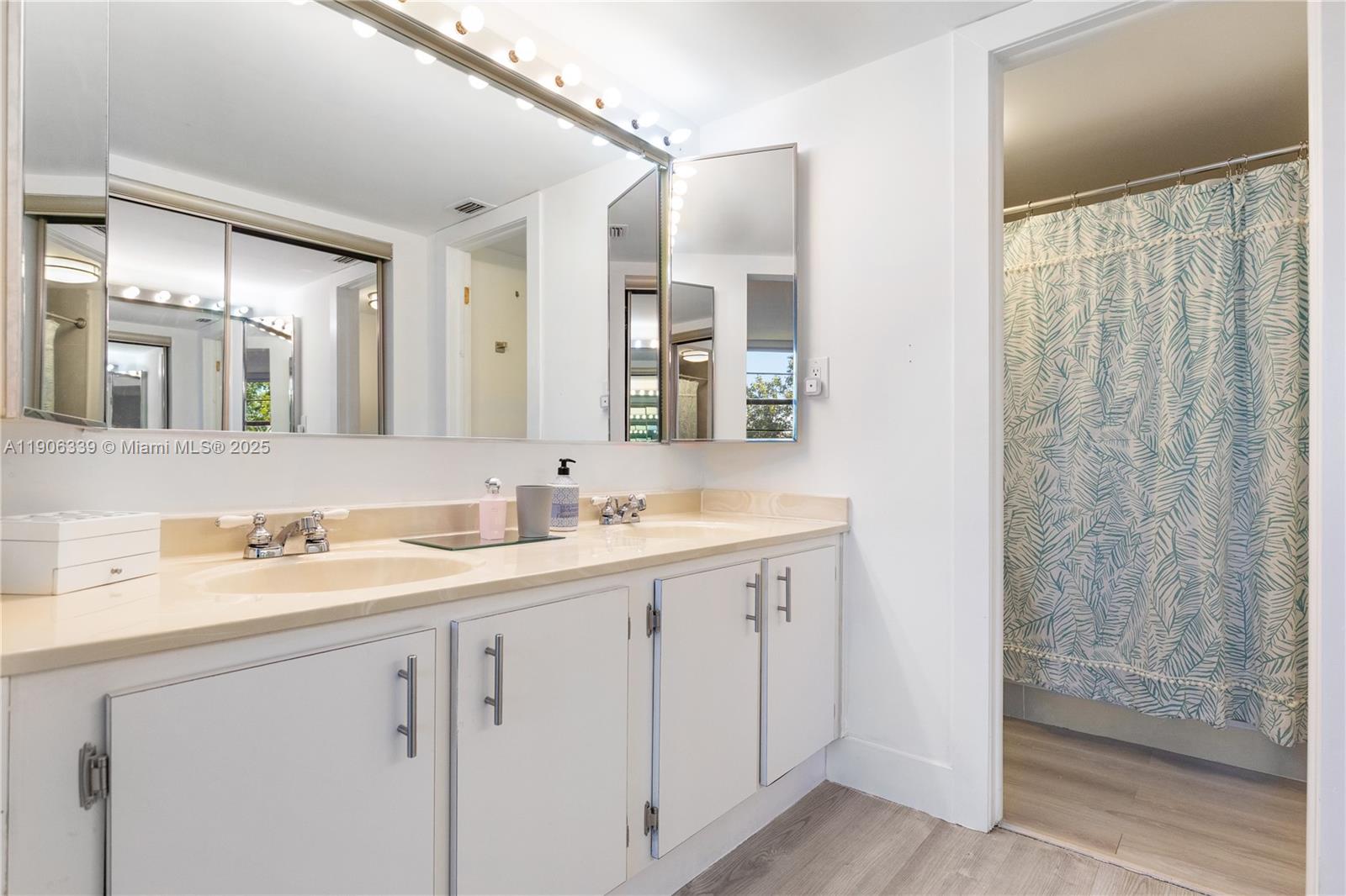 COLONY POINT 3 CONDO - Residential