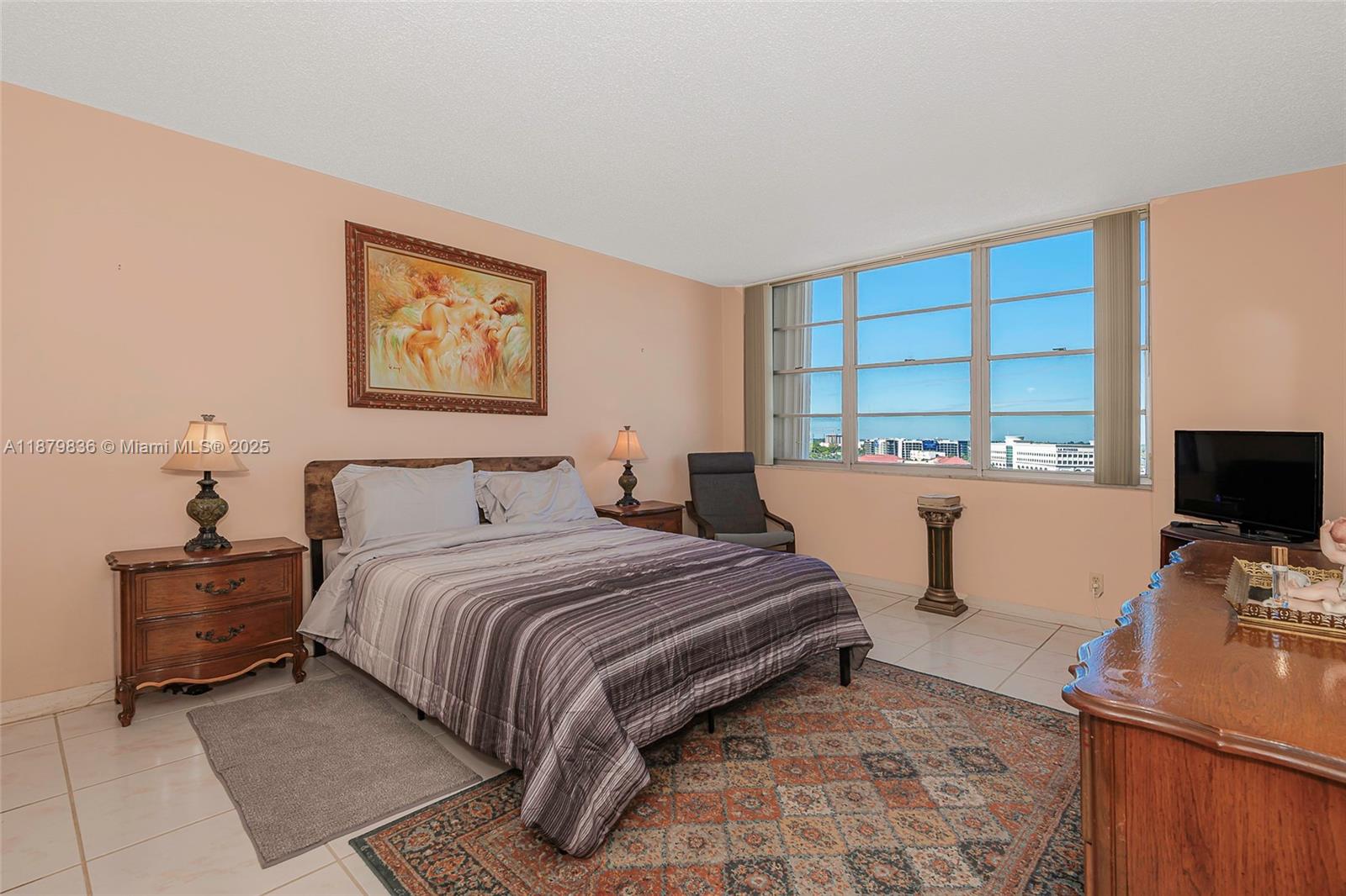 BAYVIEW TOWERS CONDO SOUT - Residential