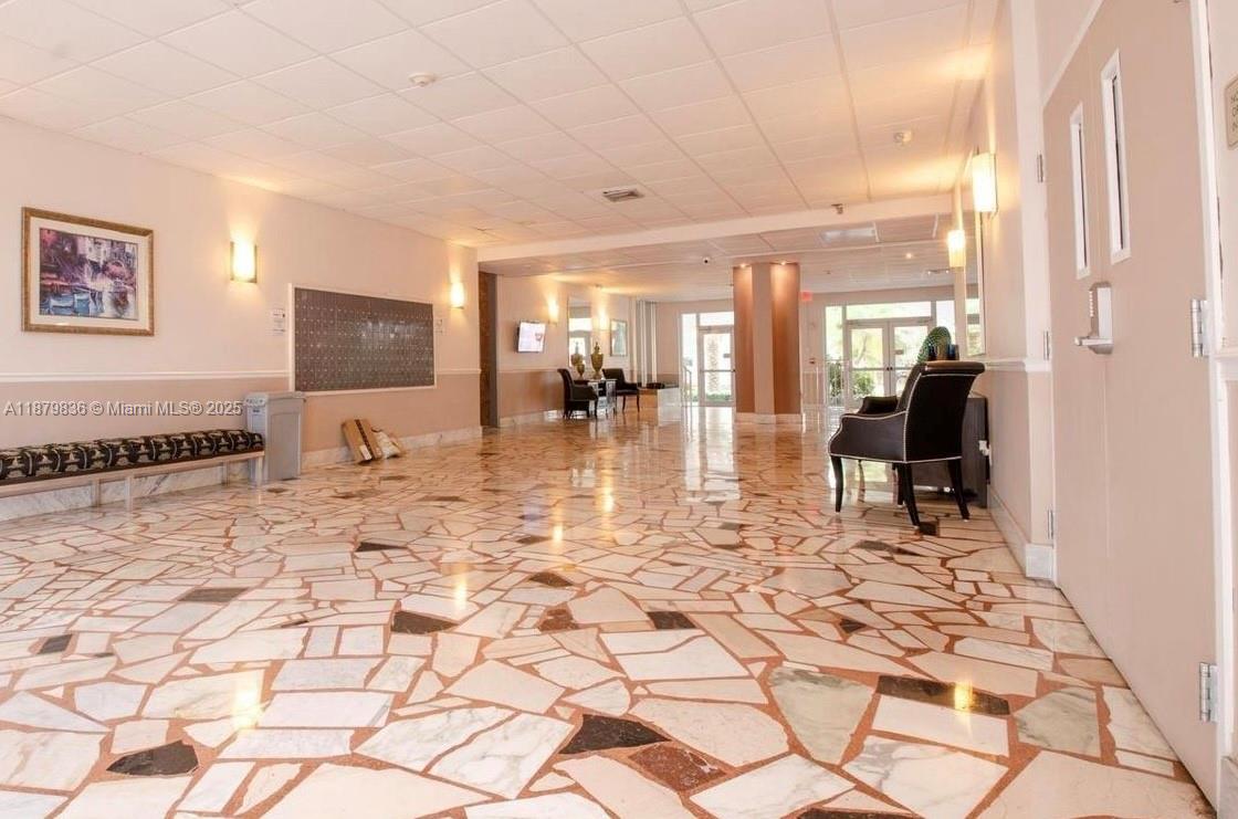 BAYVIEW TOWERS CONDO SOUT - Residential