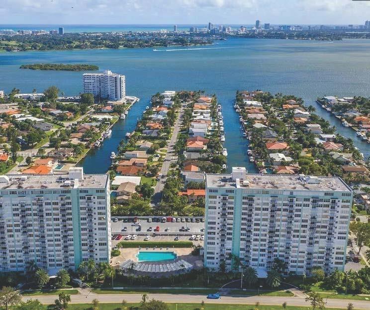 BAYVIEW TOWERS CONDO SOUT - Residential