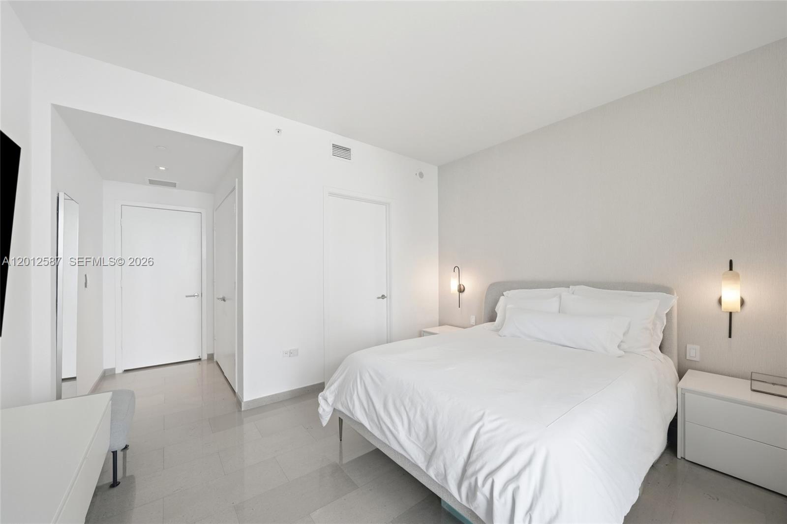 REACH CONDO - Residential