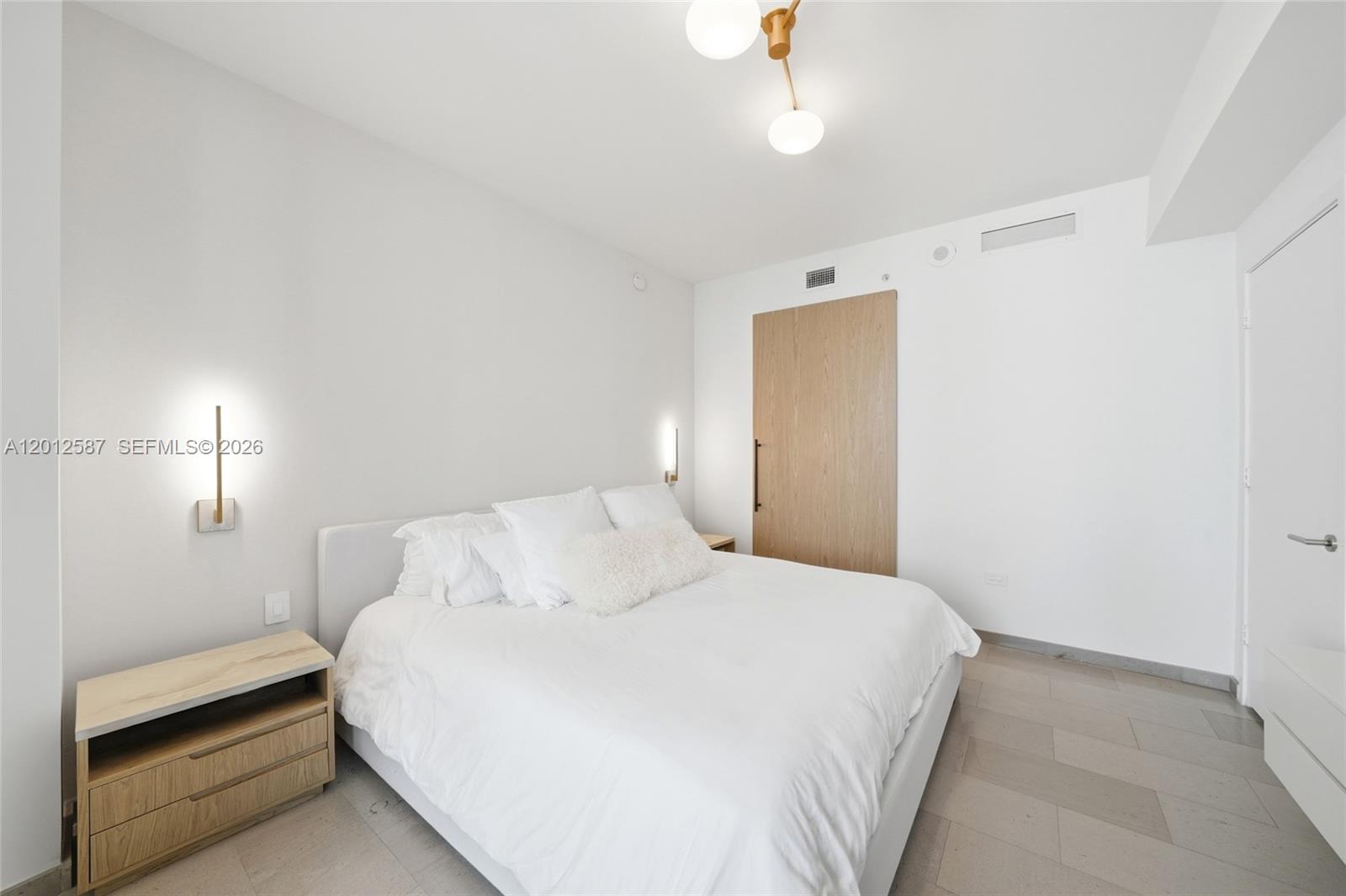 REACH CONDO - Residential