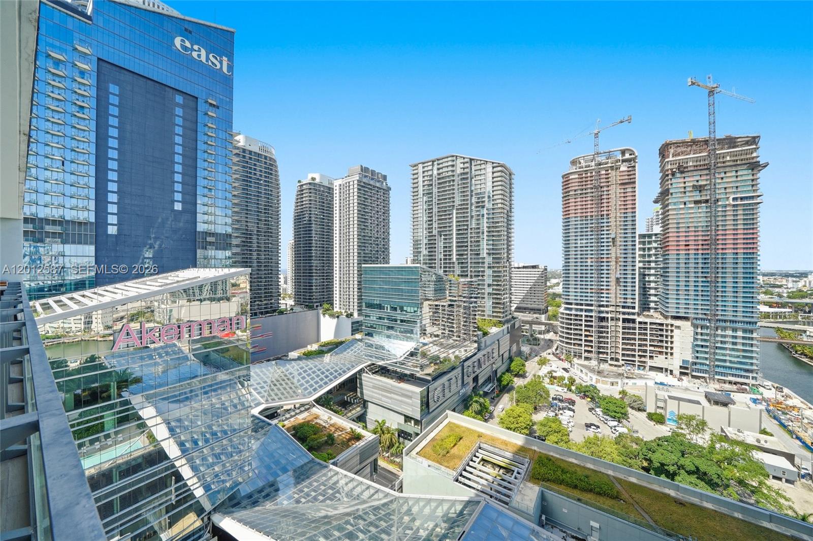 REACH CONDO - Residential